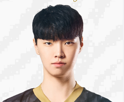 英雄联盟卡盟一波兵线引发LOL韩服大战 主播贴脸输出Chovy：我分比你高(图2)